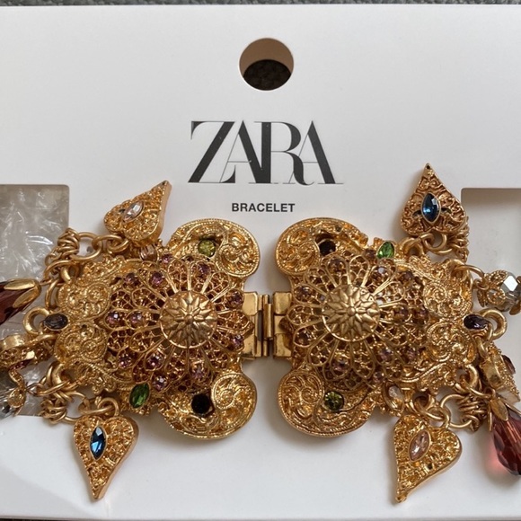 Zara Accessories - Zara gold charm bracelet